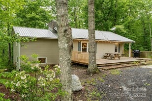 260 Allison Hill Rd in Brevard, NC - Building Photo