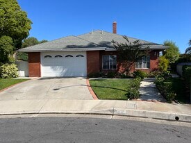 483 Calle Amigo in San Clemente, CA - Building Photo