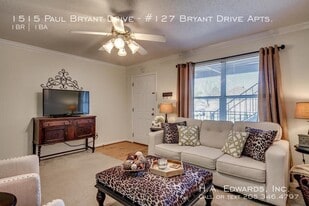 1515 Paul Bryant Dr in Tuscaloosa, AL - Building Photo