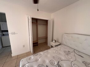 842 SW 89th Ave in Miami, FL - Building Photo - Building Photo