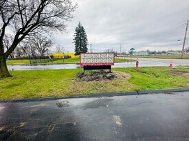 9025 S Eldorado Dr in Indianapolis, IN - Building Photo