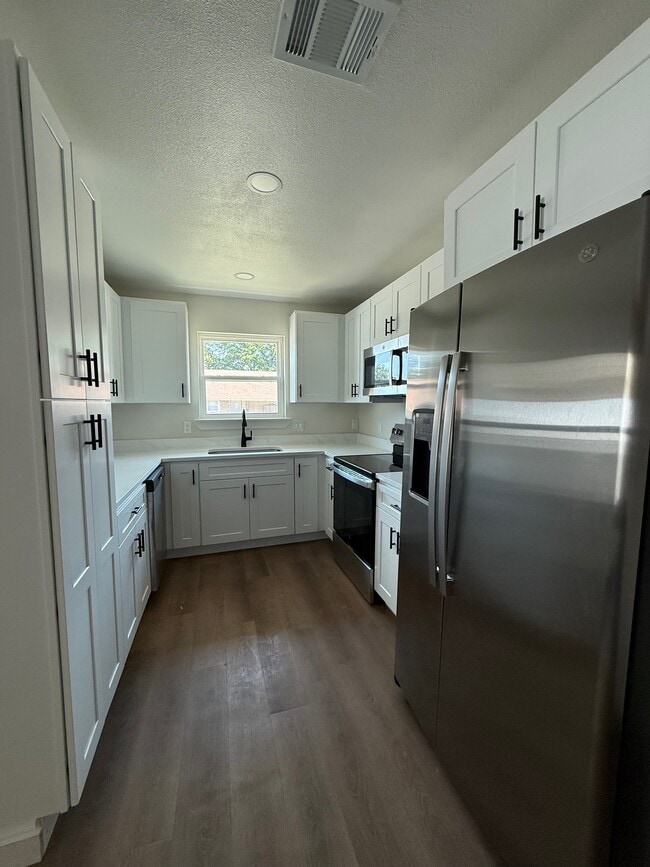 property at 2402 Lindblad Ct