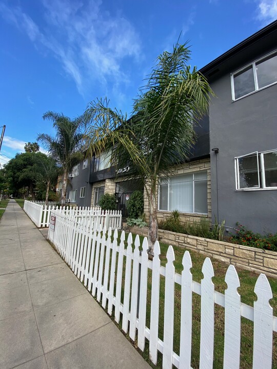 1400 N. Gardner St. in Los Angeles, CA - Foto de edificio