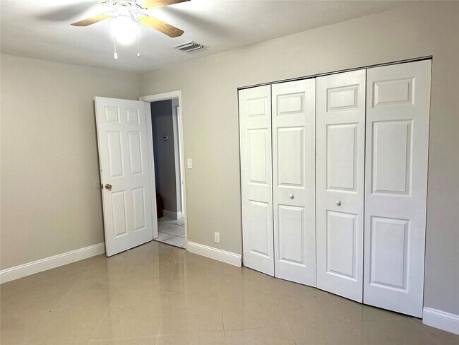 7907 SW 3rd St in North Lauderdale, FL - Building Photo - Building Photo