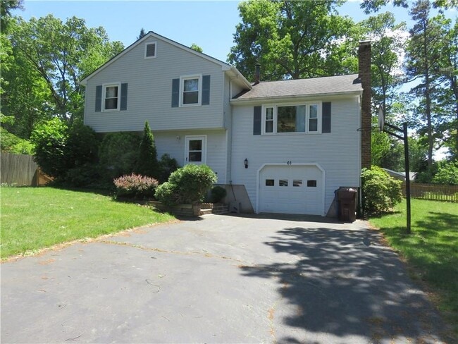 61 Lake Garda Dr in Farmington, CT - Building Photo - Building Photo