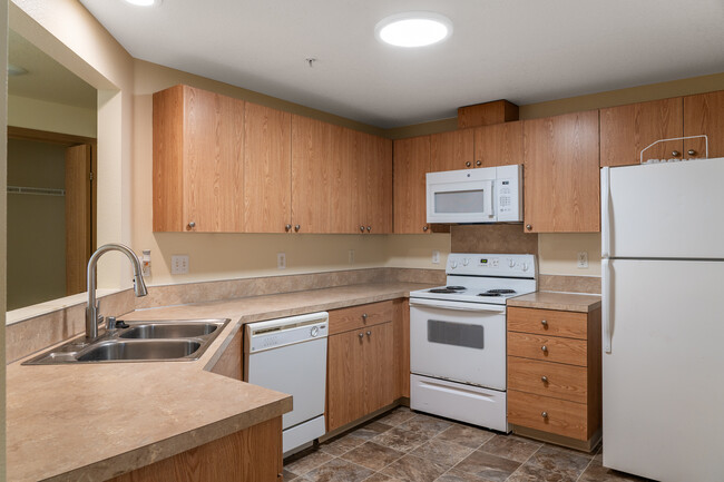 Clark Avenue Apartments in Battle Ground, WA - Building Photo - Interior Photo