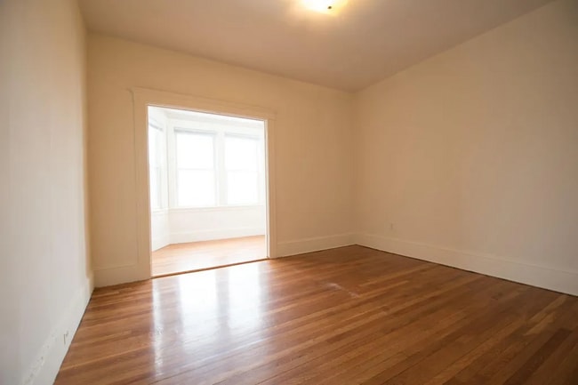 132 Glenville Ave, Unit 1E