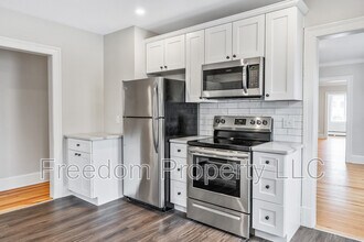 9 Bretton Rd in West Hartford, CT - Building Photo - Building Photo