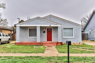 2310 15th St in Lubbock, TX - Building Photo