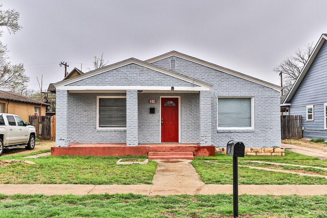 2310 15th St in Lubbock, TX - Building Photo
