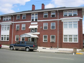 Towne Center Apartments in Pulaski, VA - Foto de edificio - Building Photo