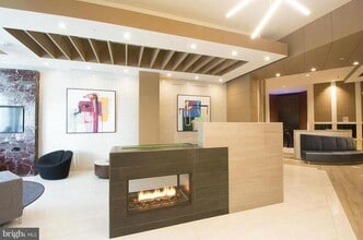 2550 17th St NW, Unit 502 in Washington, DC - Building Photo - Building Photo