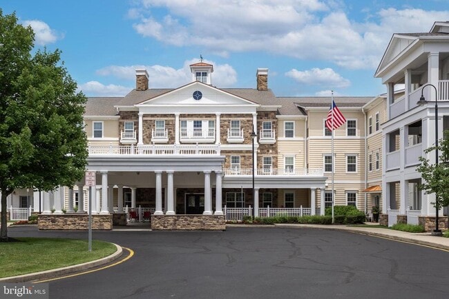 property at 170 Greentree Rd
