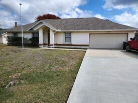 818-817 7 Gables Cir SE in Palm Bay, FL - Building Photo