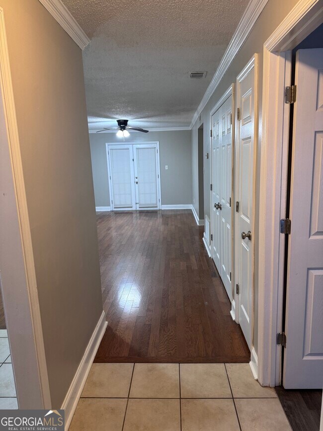 1055 Baxter St in Athens, GA - Building Photo - Building Photo