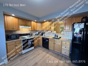 170 Nicole Way in Sinking Spring, PA - Foto de edificio - Building Photo