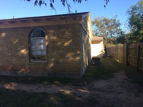 Mesa Verde Campus Homes in Bryan, TX - Building Photo - Building Photo