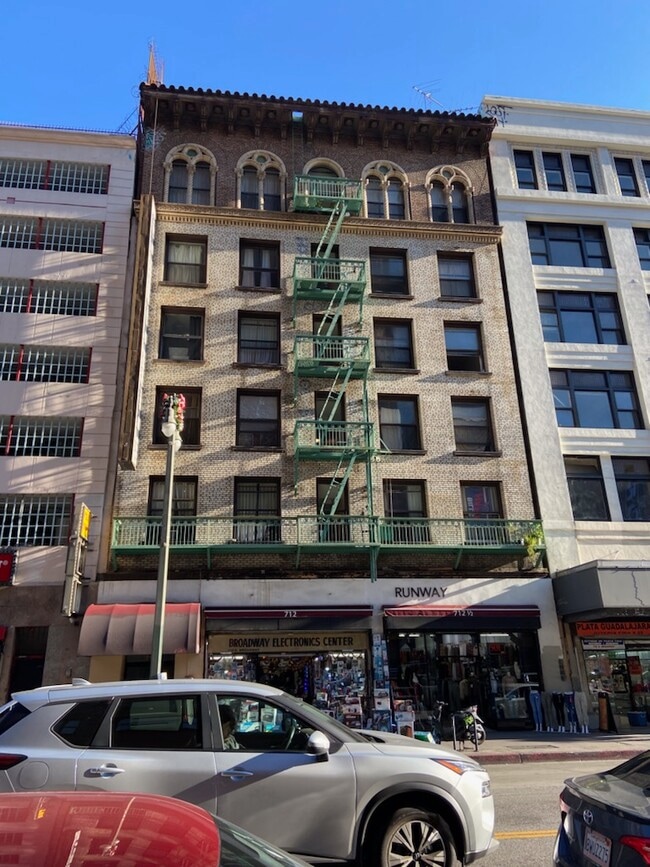 Broadway Flats