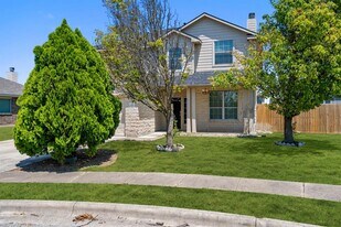 101 Redwood Dr in Kyle, TX - Building Photo