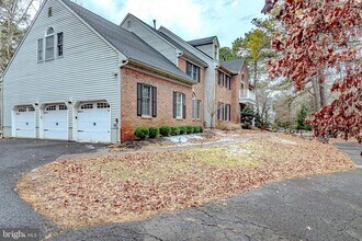 2 Wilderness Dr in Medford, NJ - Foto de edificio - Building Photo