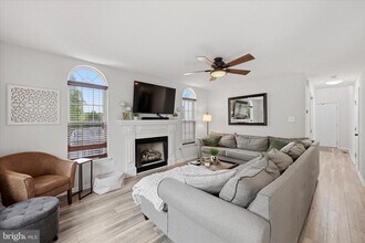 12 Timbercrest Dr in Sewell, NJ - Building Photo - Building Photo