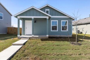 210 Chapel Beck Dr in Kyle, TX - Building Photo