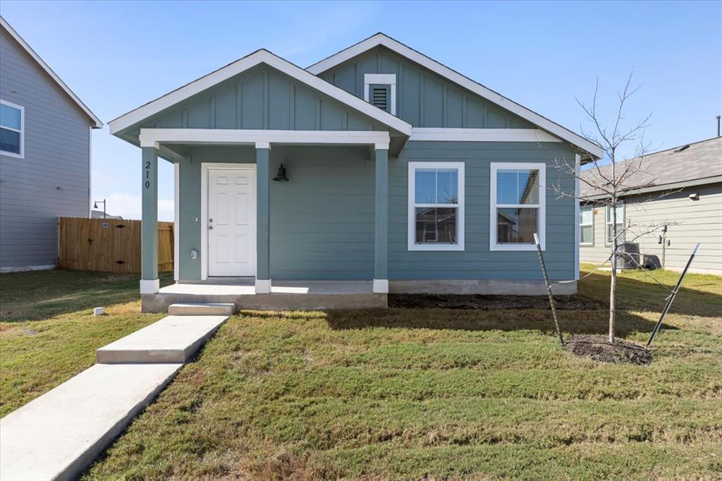 210 Chapel Beck Dr in Kyle, TX - Building Photo