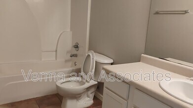 281 Graystone Cir in Centerton, AR - Building Photo - Building Photo