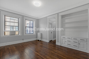 28 Glenville Ave, Unit 28 in Boston, MA - Building Photo - Building Photo