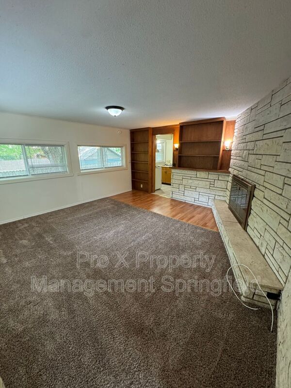 2533 E Cherry St in Springfield, MO - Building Photo - Building Photo
