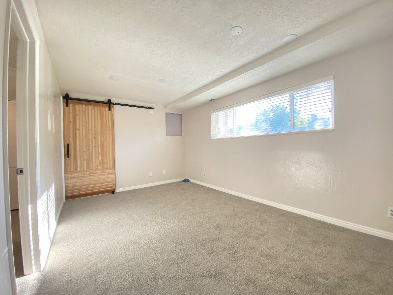 11540 Sandy Creek Dr in Sandy, UT - Building Photo