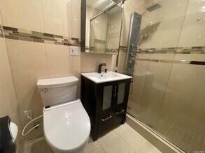 83-36 Beverly Rd-Unit -5G in Queens, NY - Foto de edificio - Building Photo