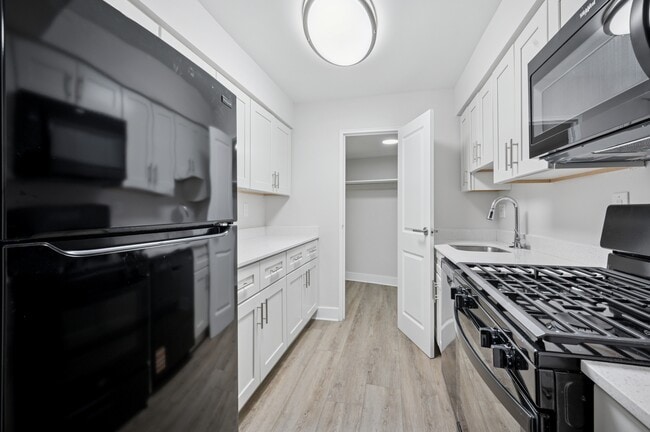 7400 Roosevelt in Philadelphia, PA - Foto de edificio - Building Photo