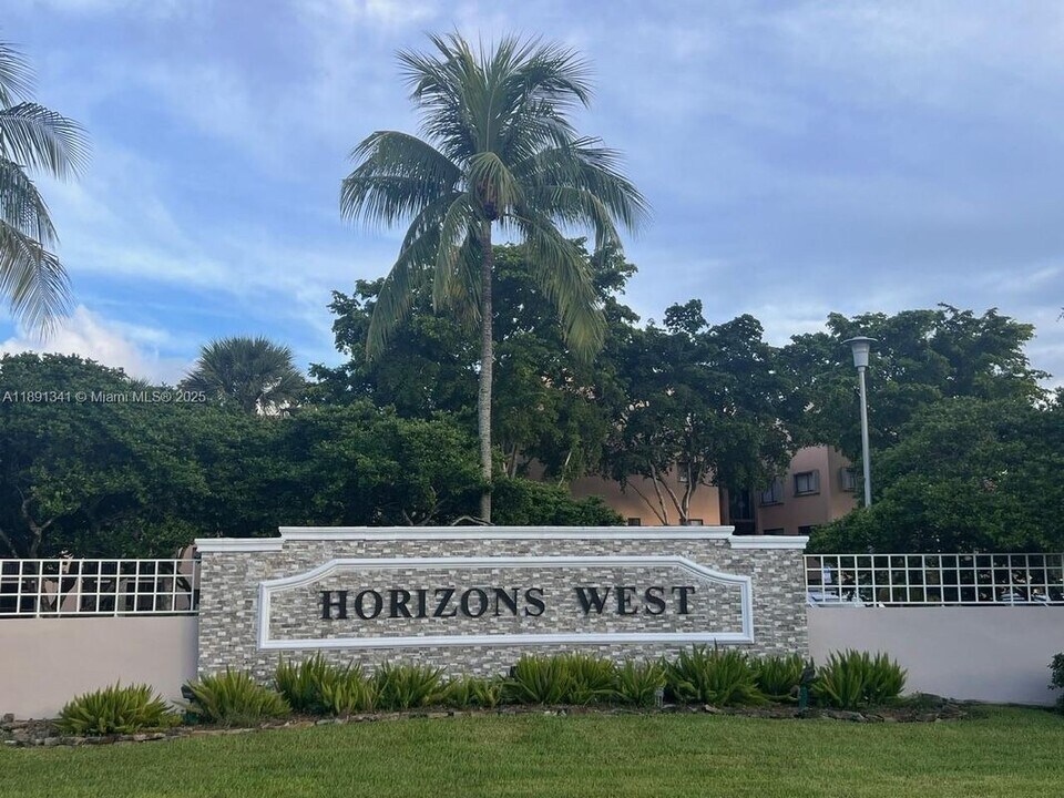 8600 SW 133rd Avenue Rd in Miami, FL - Building Photo