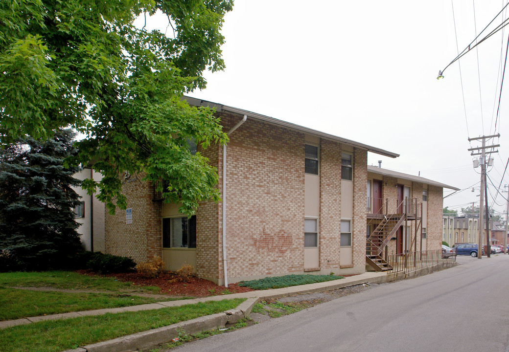 29 E Norwich Ave in Columbus, OH - Foto de edificio