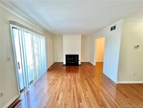 825 Hope St in Stamford, CT - Building Photo - Building Photo