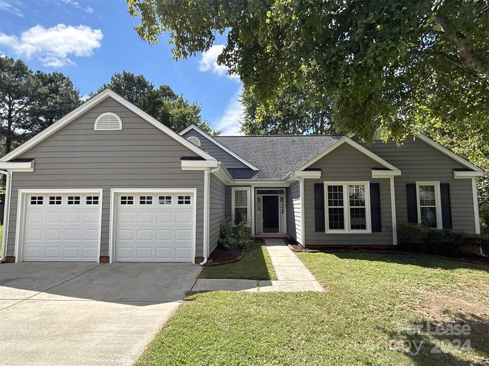 9724 Little River Ct in Matthews, NC - Building Photo