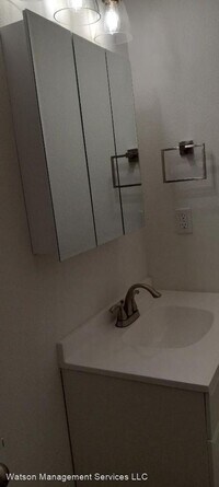 1914 SE Thurston St photo'