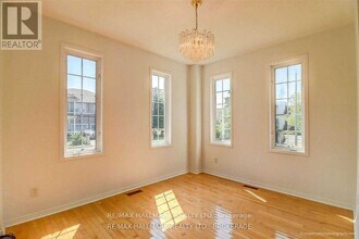 163 Fairlane Crescent in Vaughan, ON - Building Photo - Building Photo