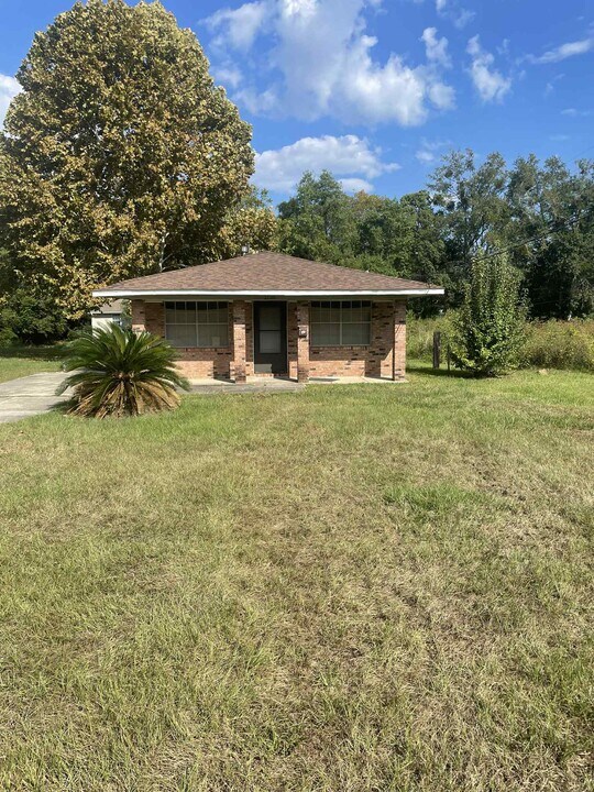2206 33rd Ave in Gulfport, MS - Building Photo