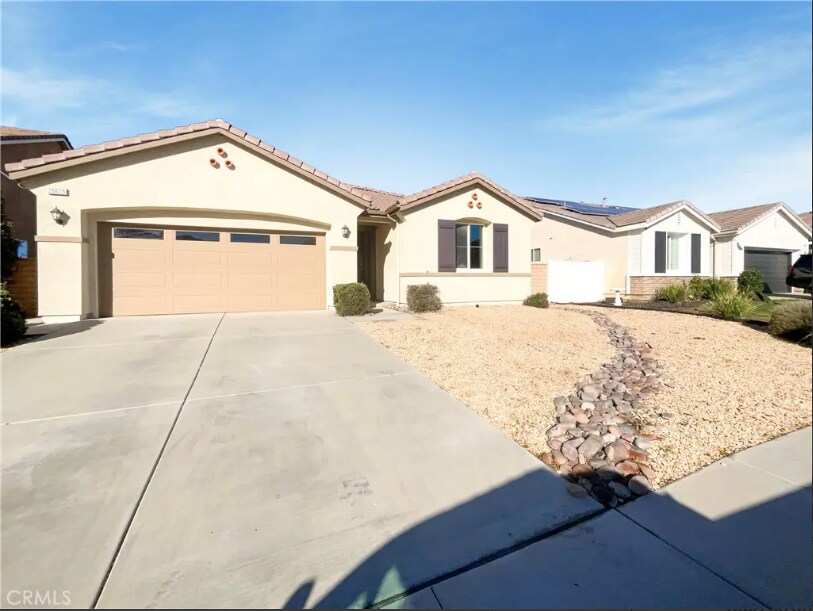 26625 Emperor Rd in Romoland, CA - Foto de edificio