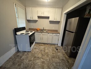 1709 Crestview St in Knoxville, TN - Building Photo - Building Photo