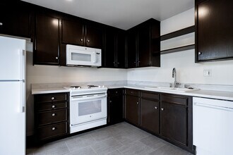Olive Tree Apartments in Napa, CA - Building Photo - Interior Photo