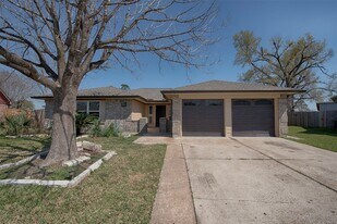 13235 Rampchester Ln in Houston, TX - Building Photo