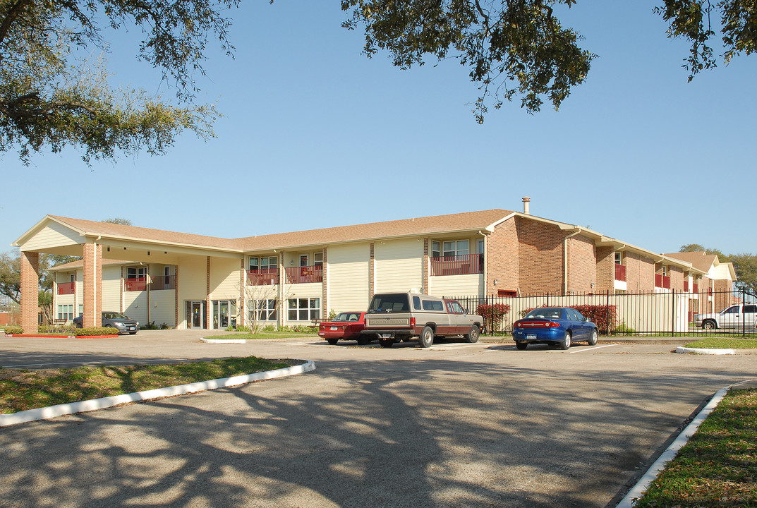 Heritage Square in Texas City, TX - Building Photo