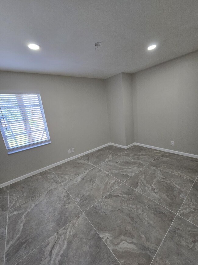 4036 Luzon Ave in Lake Worth Beach, FL - Foto de edificio - Building Photo