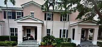 17087 SW 93rd St in Miami, FL - Building Photo