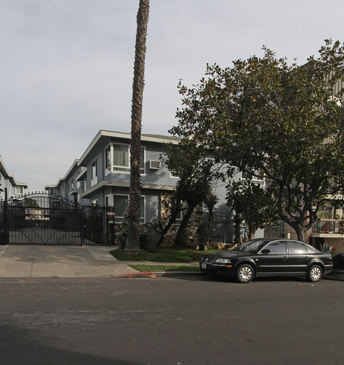 1774 N Harvard Blvd in Los Angeles, CA - Foto de edificio