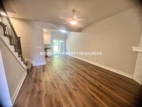 1013 Renee Lynde Dr in Pleasant Hill, MO - Building Photo - Building Photo