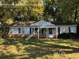 3208 SW Sena Dr in Topeka, KS - Building Photo